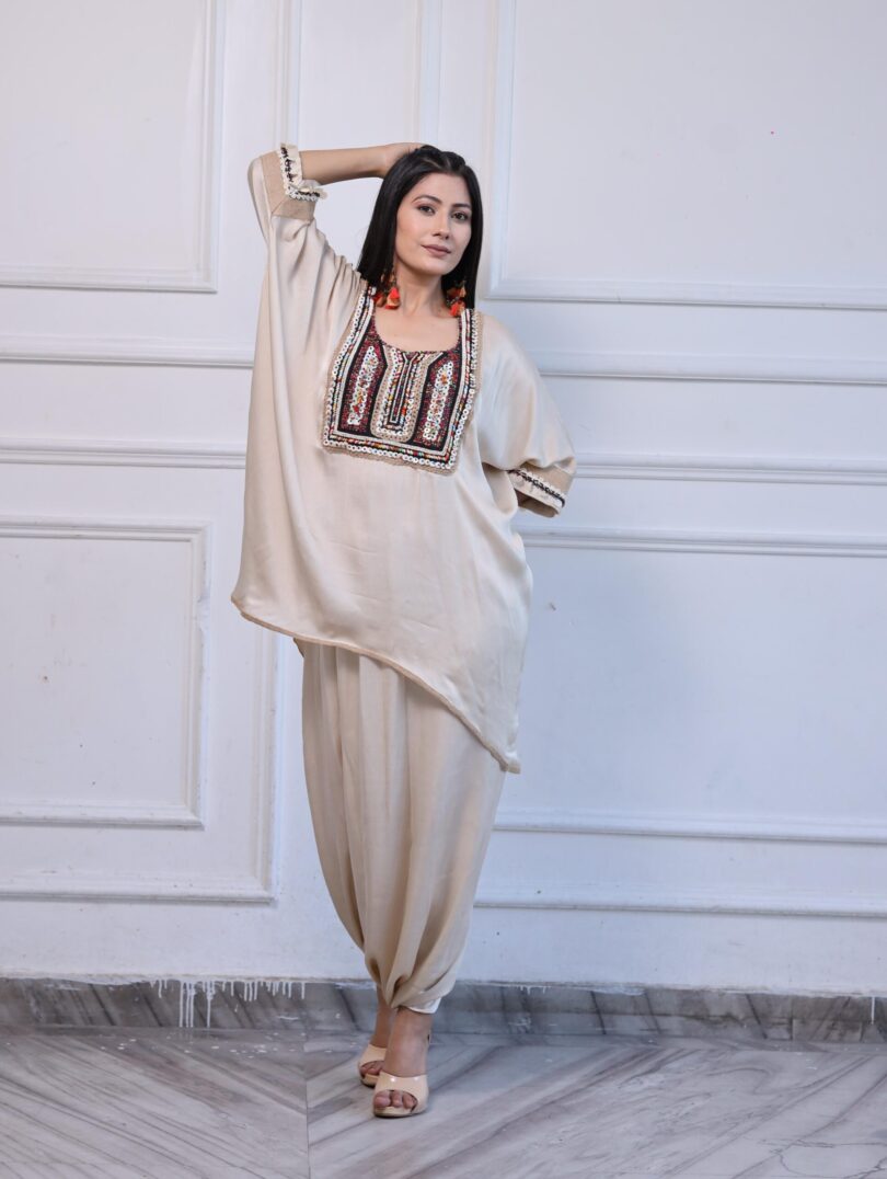 Elegant Harem Boho Set - Image 2