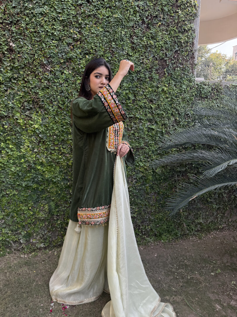 Emerald Grace Suit - Image 3
