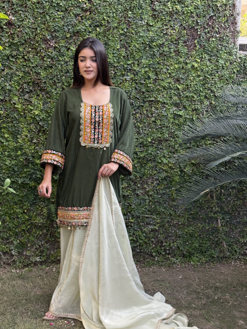 Emerald Grace Suit - Image 4