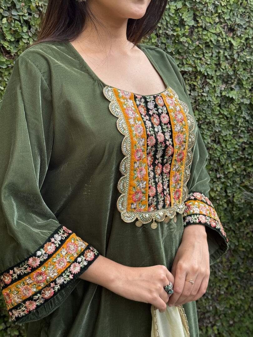 Emerald Grace Suit - Image 5