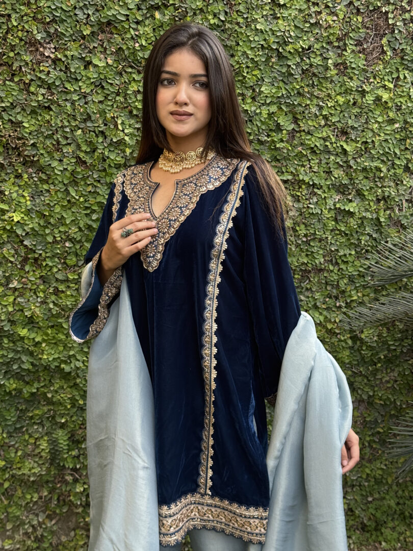 Azure Allure Suit - Image 3