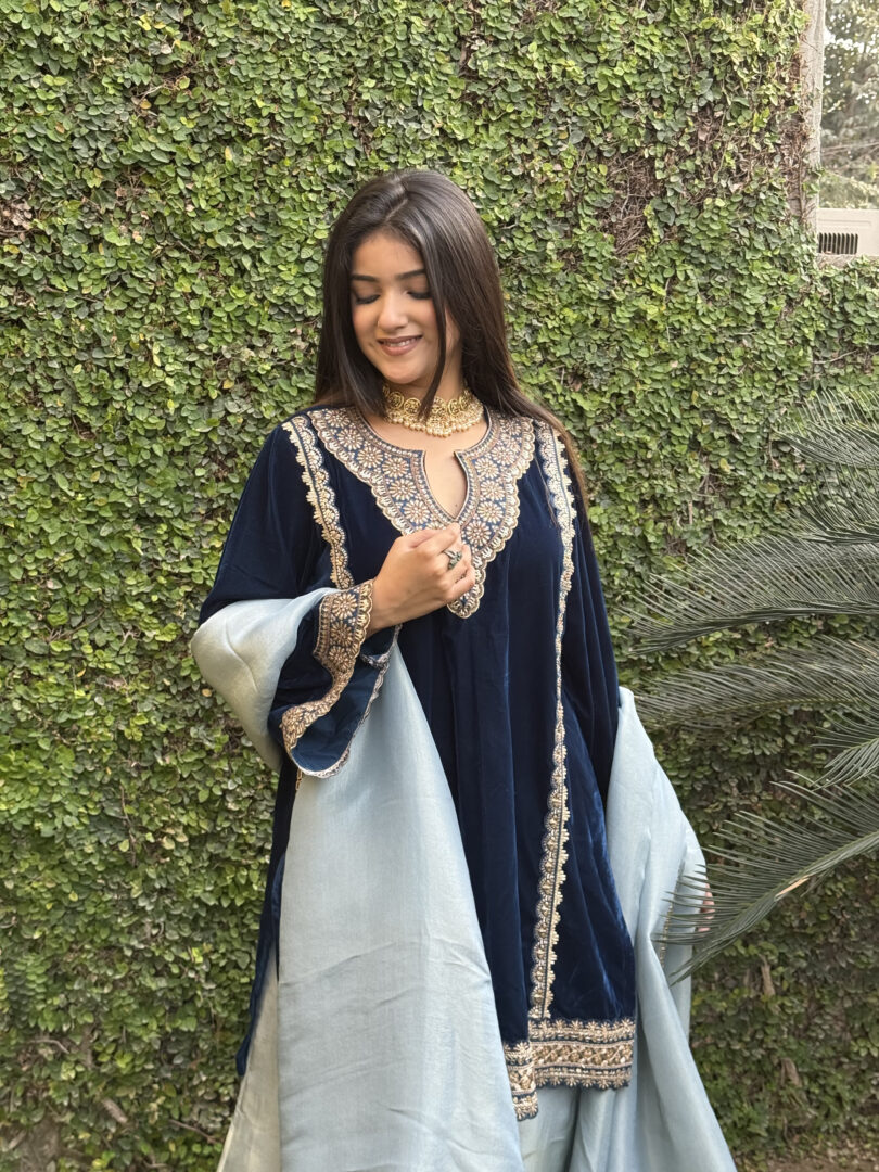 Azure Allure Suit - Image 4
